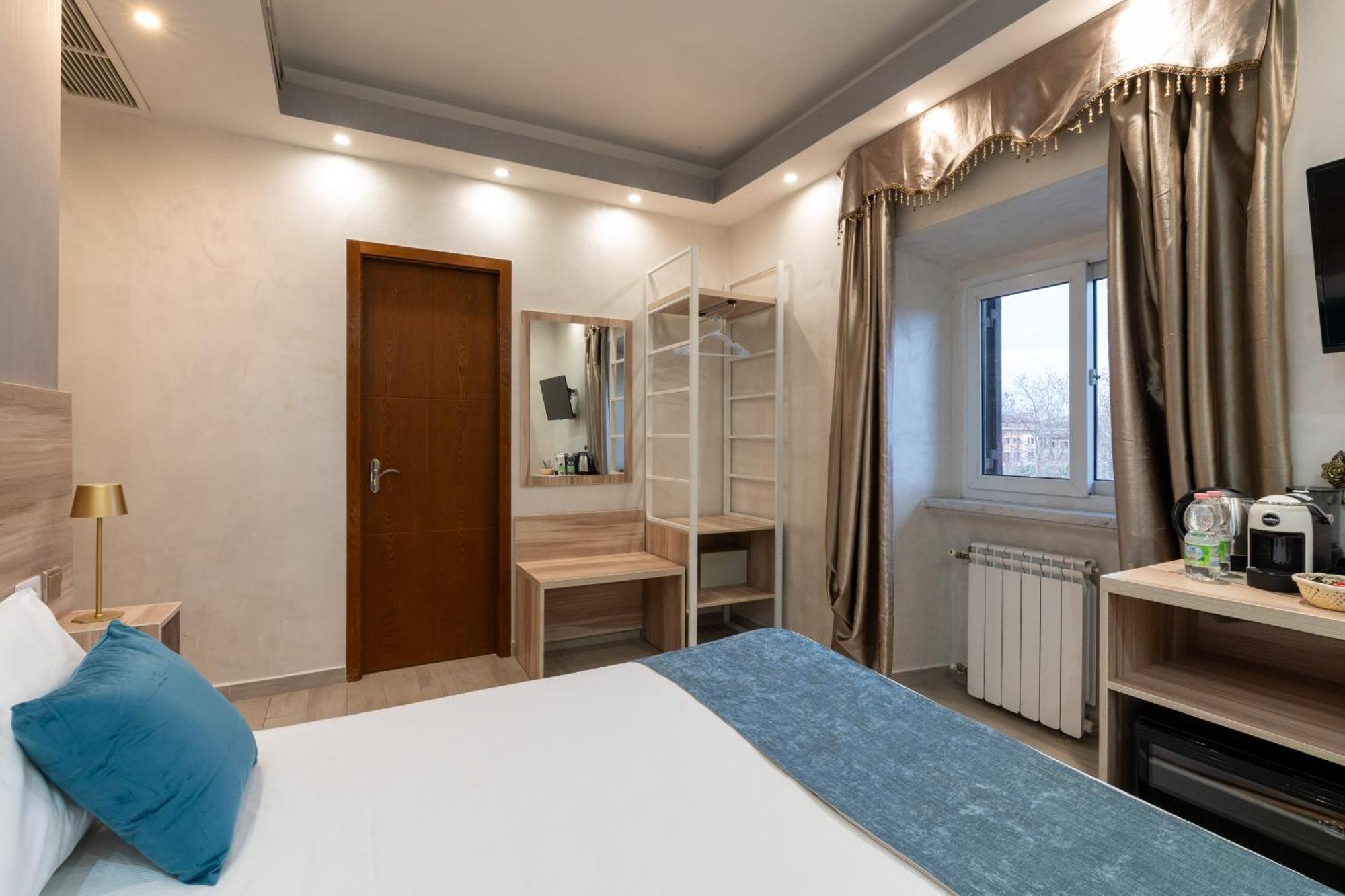 Leone D'Oro Guesthouse - Close To Piazza Vittorio Roma Eksteriør bilde